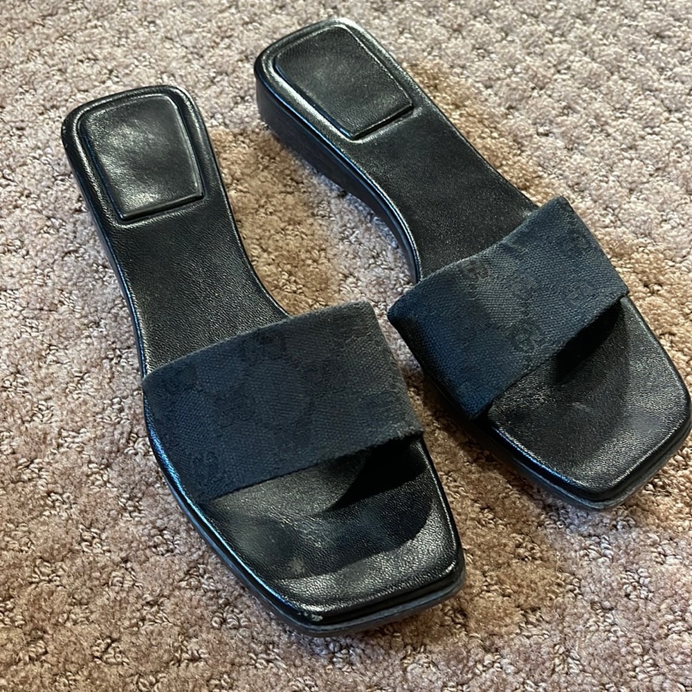 🌷GUCCI SANDALS SIZE 38